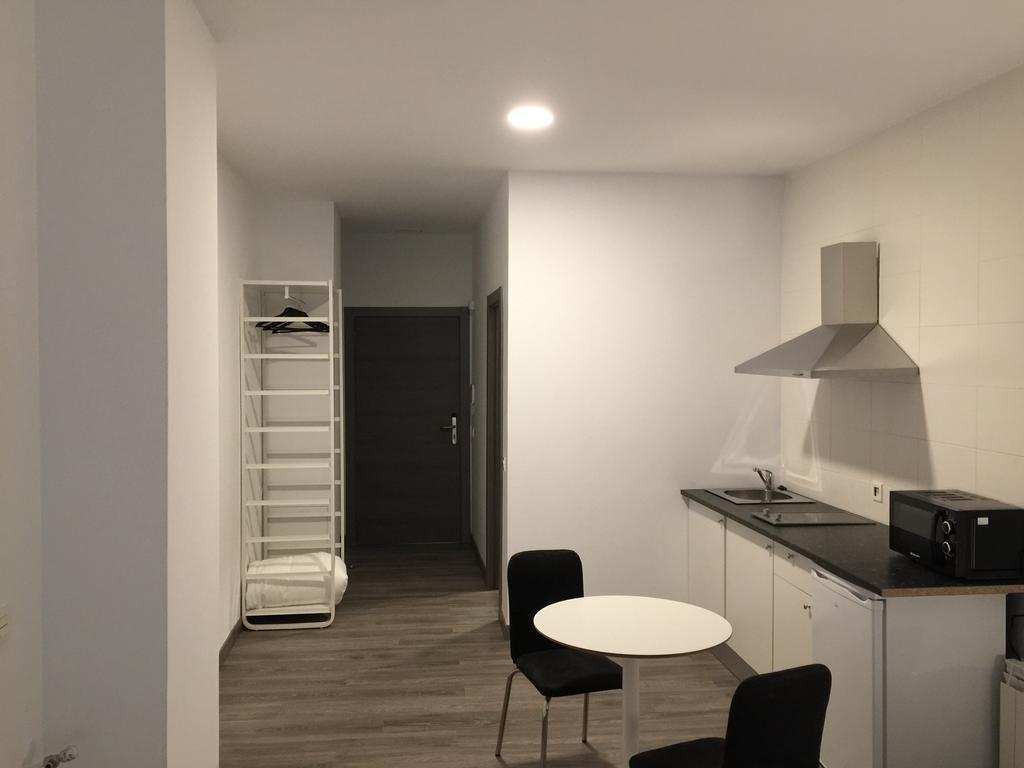 Room And Kitchen Bilbao Exteriör bild