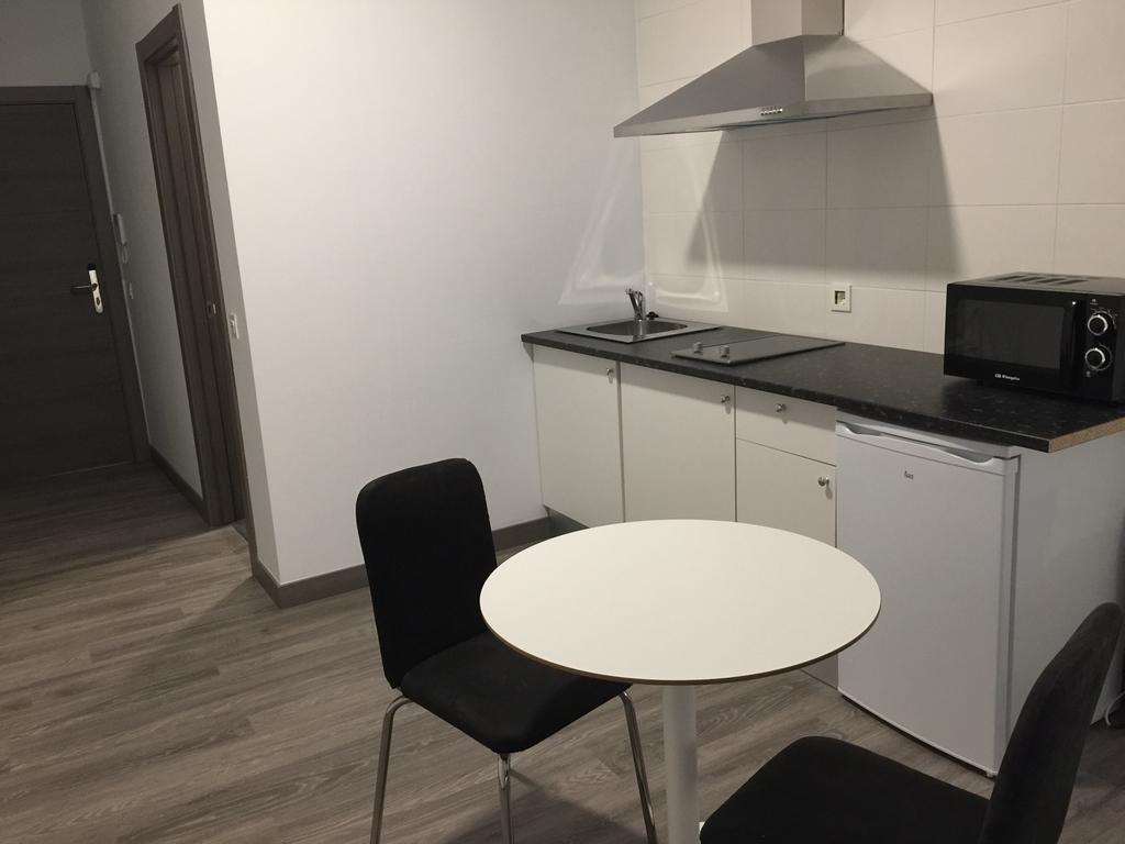 Room And Kitchen Bilbao Exteriör bild