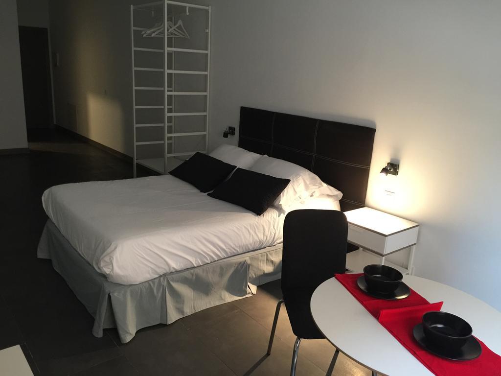 Room And Kitchen Bilbao Exteriör bild